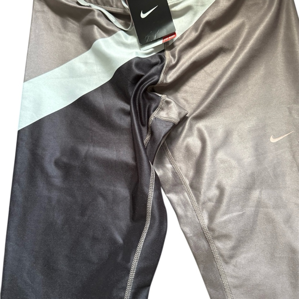 Nike Two-Tone Athletic Leggings in Black and Gray